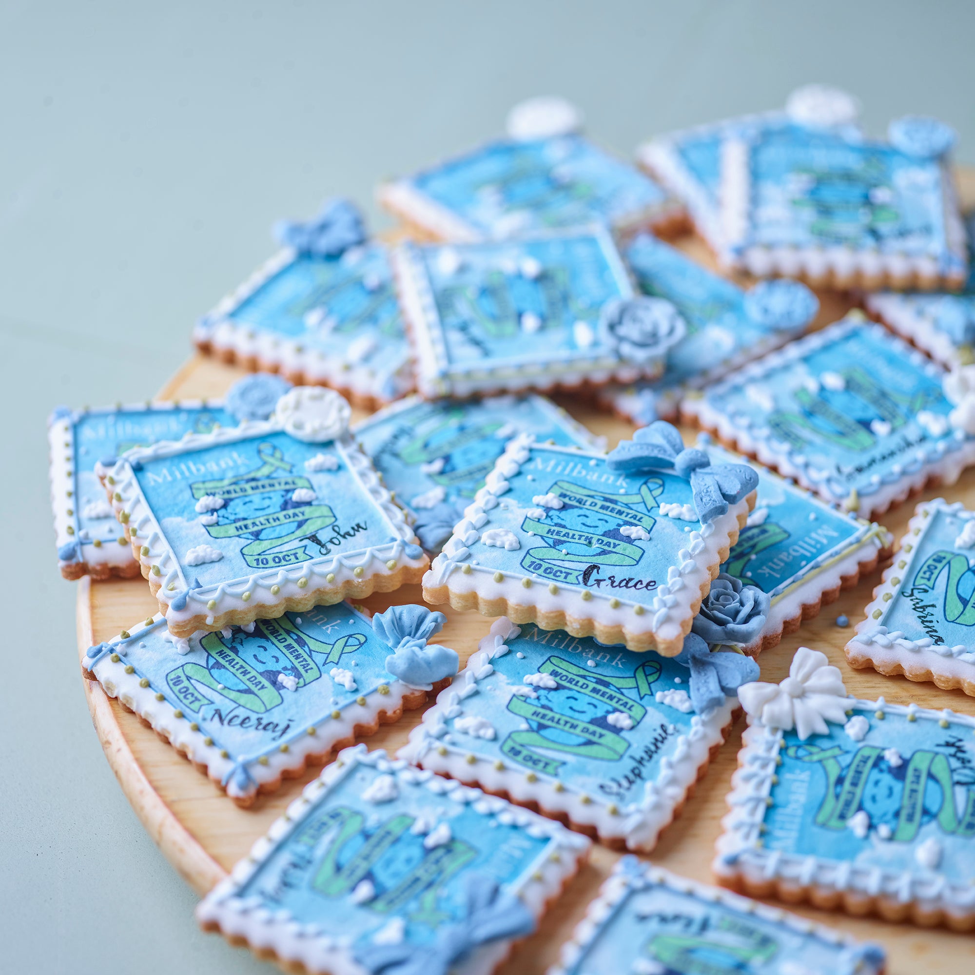Amico 為世界精神健康日設計的客製化糖霜曲奇，結合專屬圖案與文字，適合企業或機構活動