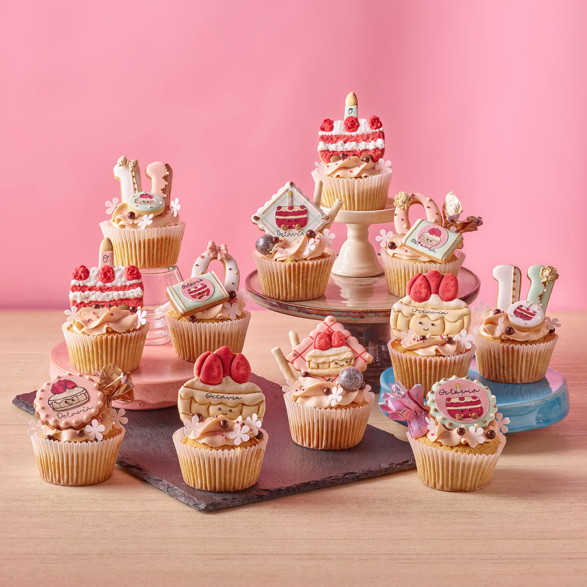 Amico Jellycat 主題客製化蛋糕，以毛公仔設計元素為靈感，適合生日派對或慶典